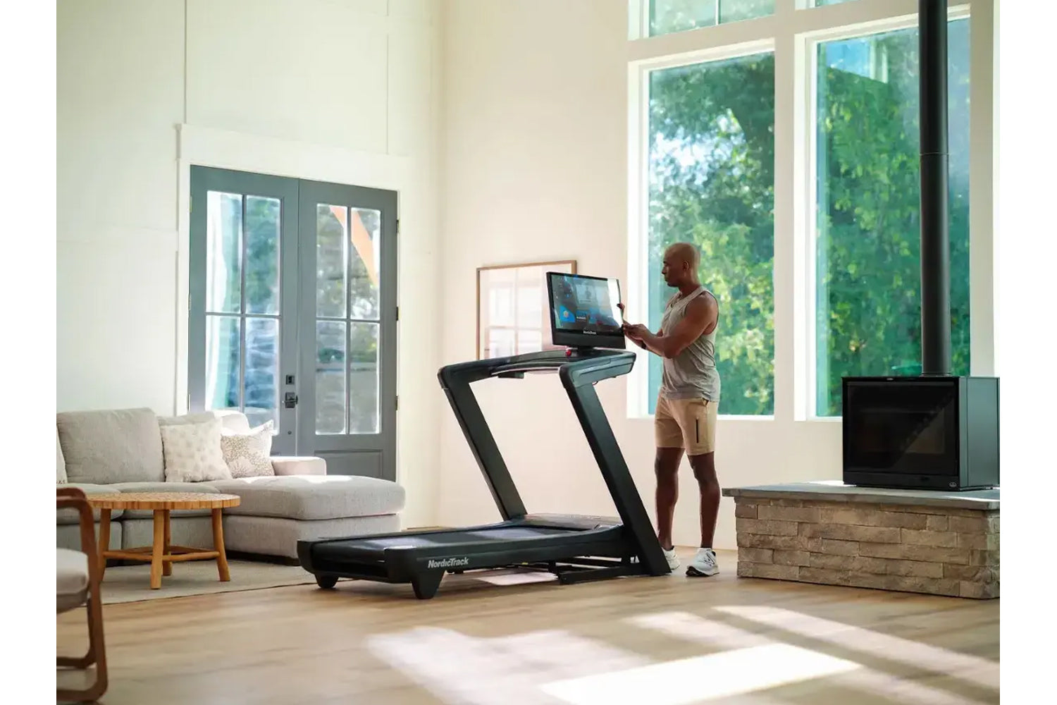 NordicTrack NEW Commercial 2450 Treadmill (BLACK FRIDAY SALE)